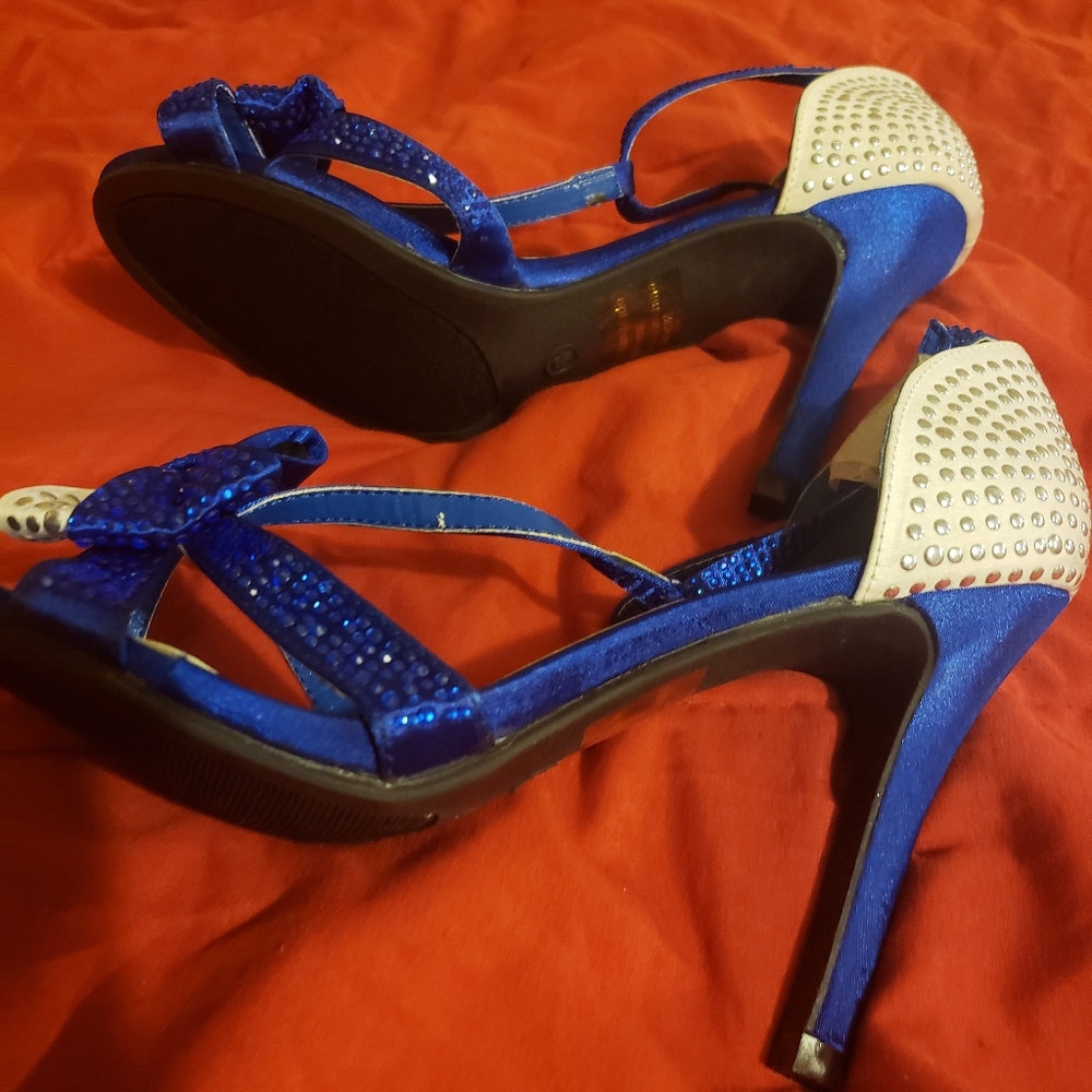 Shoes - Picture 2 of 3